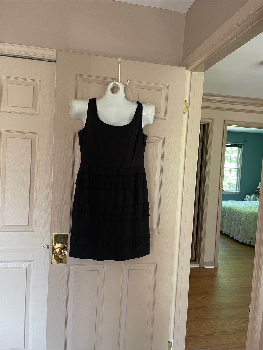 Tahari Black Sleeveless Ruffle Shift Dress